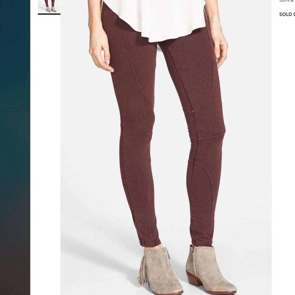 Sun & Shadow red motto leggings. Size small.